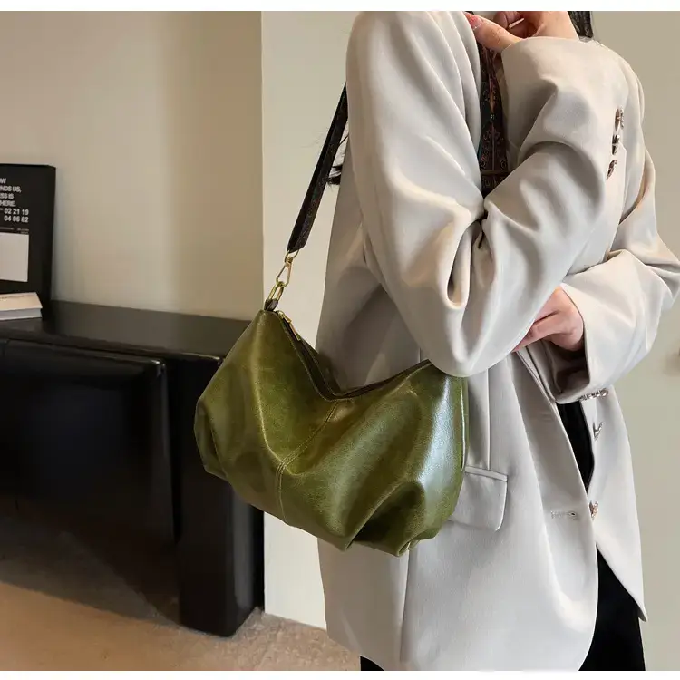 Black Nylon Shoulder Bag for Girls 2023 — feature 34