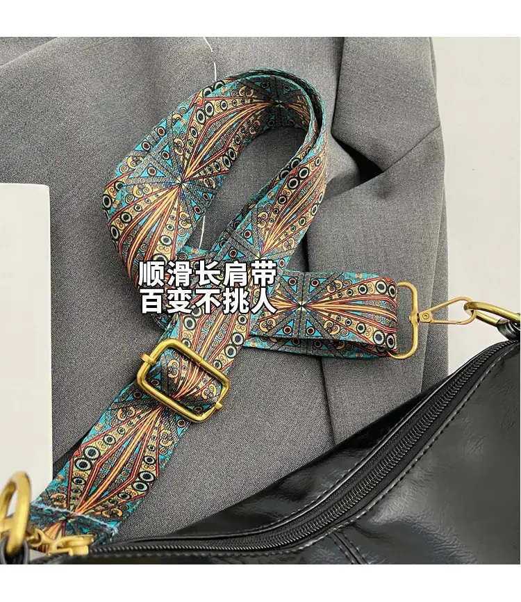 Black Nylon Shoulder Bag for Girls 2023 — feature 5