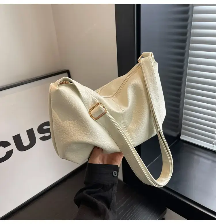 Brown Leather Shoulder Bag for Women 2023 Winter Commute — feature 14