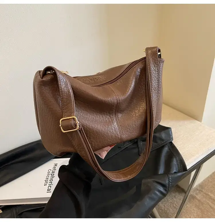 Brown Leather Shoulder Bag for Women 2023 Winter Commute — feature 15