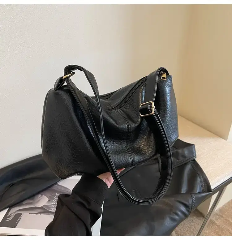 Brown Leather Shoulder Bag for Women 2023 Winter Commute — feature 17