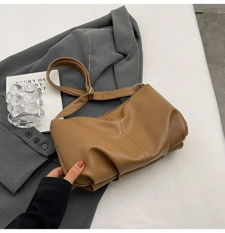 Brown Leather Shoulder Bag for Women 2023 Winter Commute — feature 22