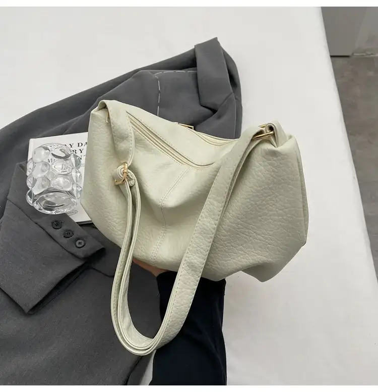 Brown Leather Shoulder Bag for Women 2023 Winter Commute — feature 24