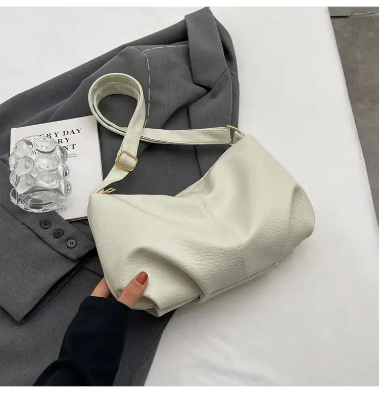 Brown Leather Shoulder Bag for Women 2023 Winter Commute — feature 26