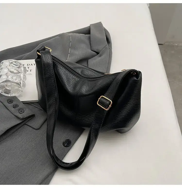 Brown Leather Shoulder Bag for Women 2023 Winter Commute — feature 27