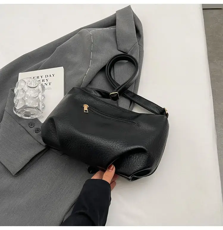 Brown Leather Shoulder Bag for Women 2023 Winter Commute — feature 32