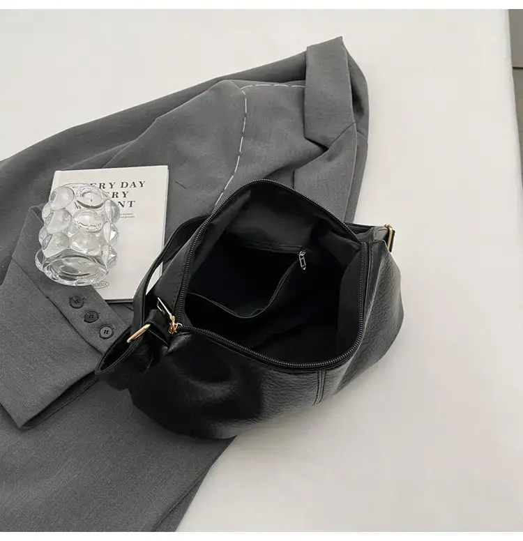 Brown Leather Shoulder Bag for Women 2023 Winter Commute — feature 33