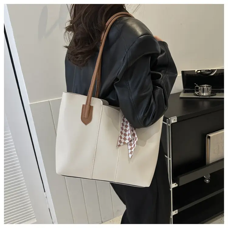 Women's Large Capacity Tote Bag Beige 2023 Autumn — feature 24