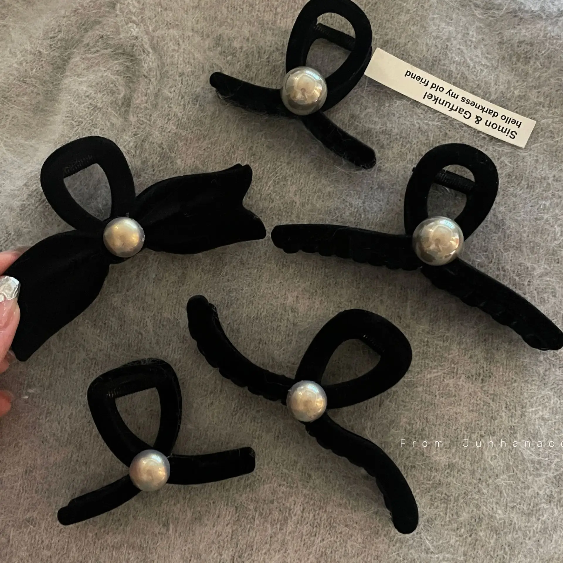 Elegant Black Pearl Hair Clips for Women