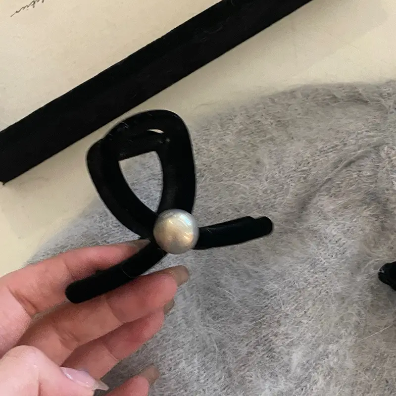 Elegant Black Pearl Hair Clips for Women