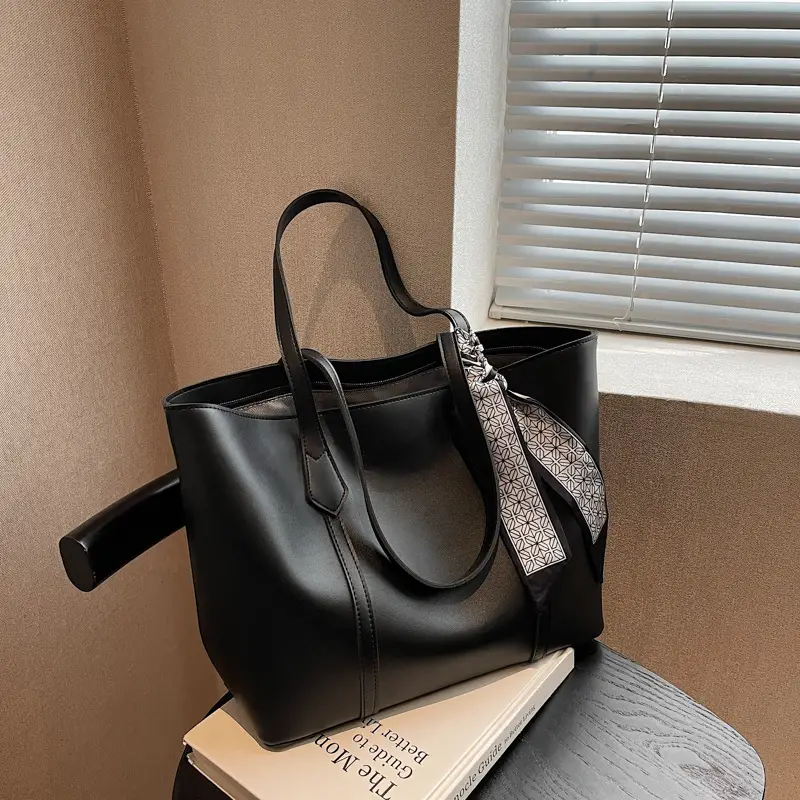 Black Leather Large Capacity Shoulder Bag for Women - Image 4