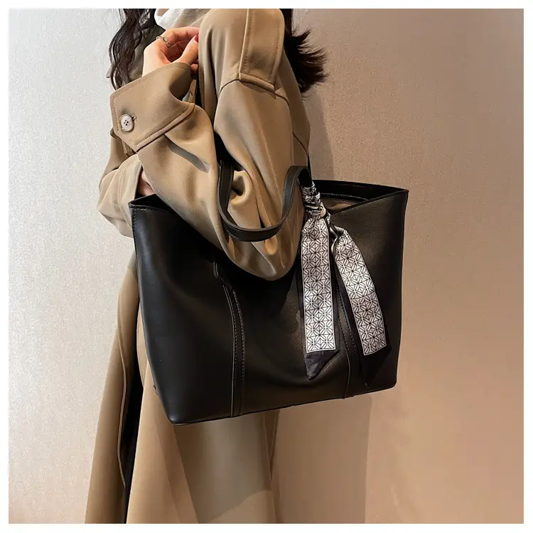Black Leather Large Capacity Shoulder Bag for Women β feature 14