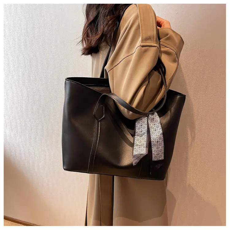 Black Leather Large Capacity Shoulder Bag for Women β feature 15