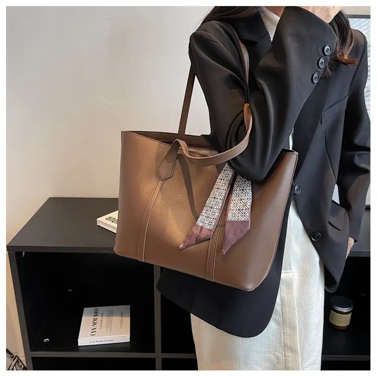 Black Leather Large Capacity Shoulder Bag for Women β feature 16