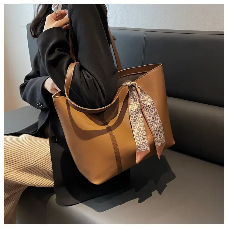Black Leather Large Capacity Shoulder Bag for Women β feature 18