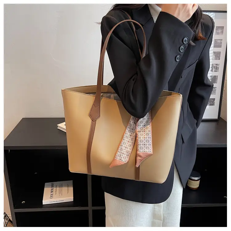 Black Leather Large Capacity Shoulder Bag for Women β feature 9