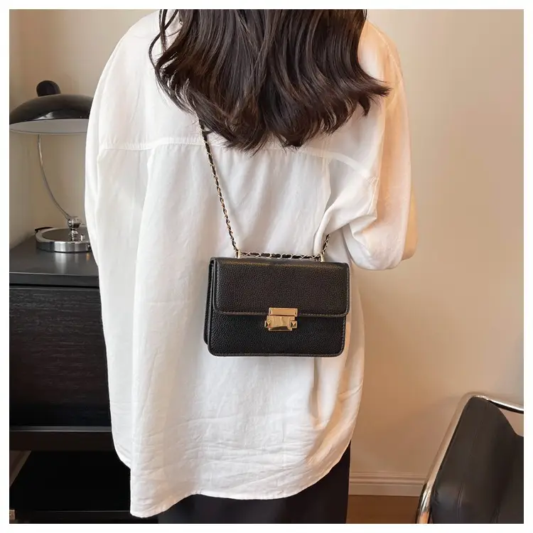 Women's Pink Chain Shoulder Messenger Bag with Heart Lock — feature 19