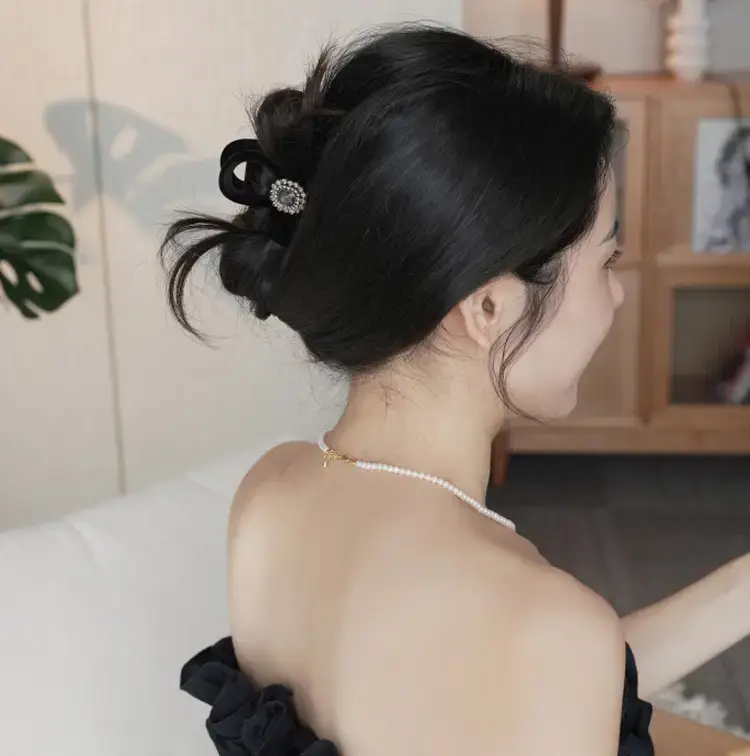 Autumn Winter Black Velvet Hairpin for Women — feature 3