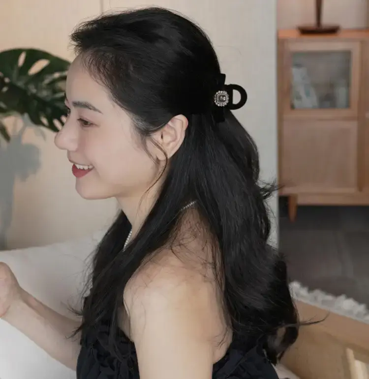 Autumn Winter Black Velvet Hairpin for Women — feature 4