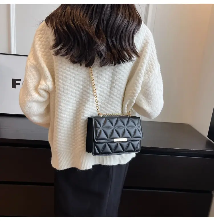 Women's Rhombic Chain Shoulder Bag 2023 — feature 15