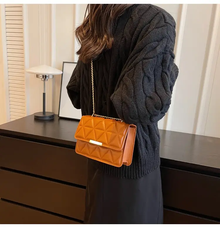 Women's Rhombic Chain Shoulder Bag 2023 — feature 19