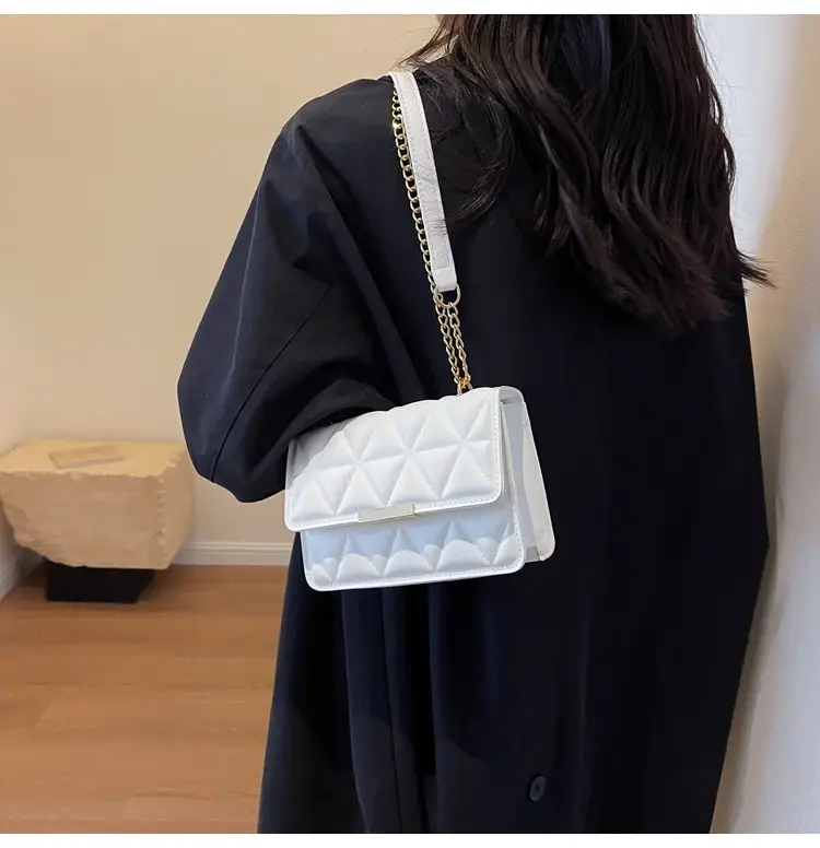 Women's Rhombic Chain Shoulder Bag 2023 — feature 23