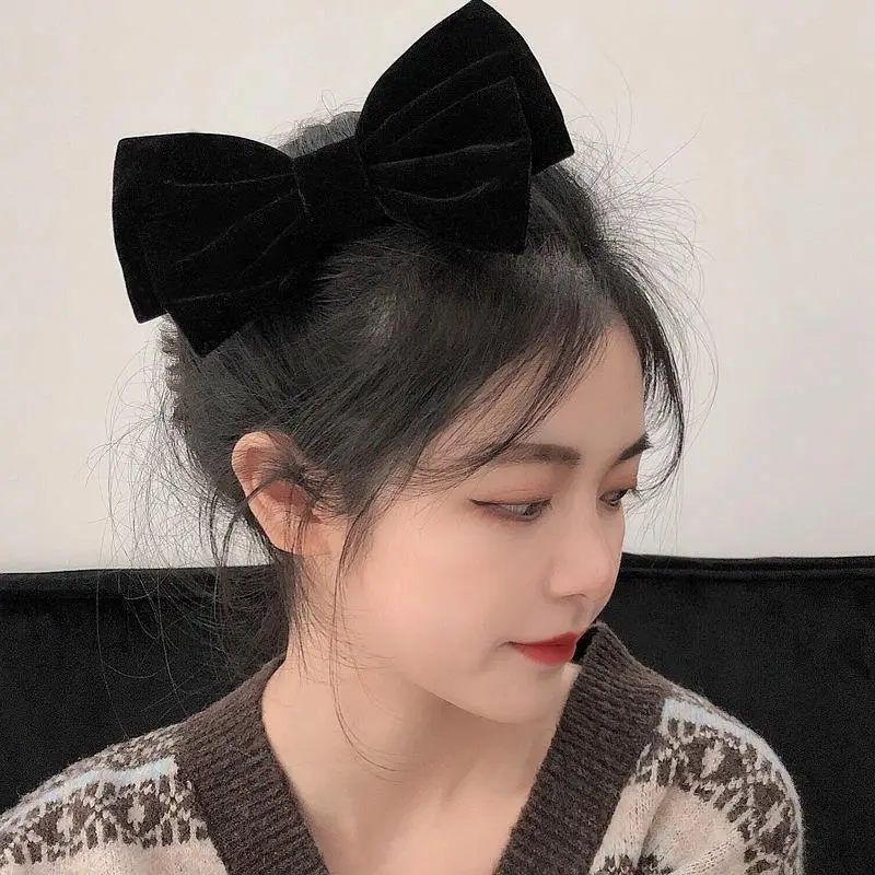 Velvet Black Bow Hairpin for College Girls