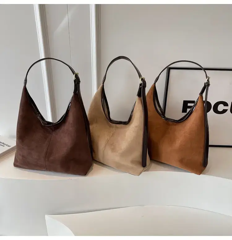Women Velvet Contrast Shoulder Bag Large Capacity Autumn 2023 — feature 12