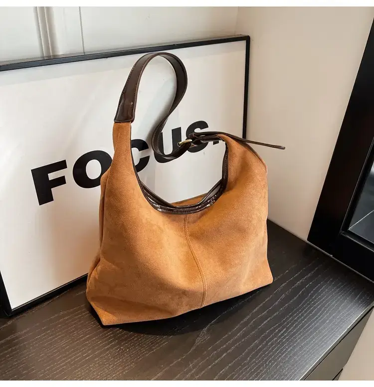 Women Velvet Contrast Shoulder Bag Large Capacity Autumn 2023 — feature 15