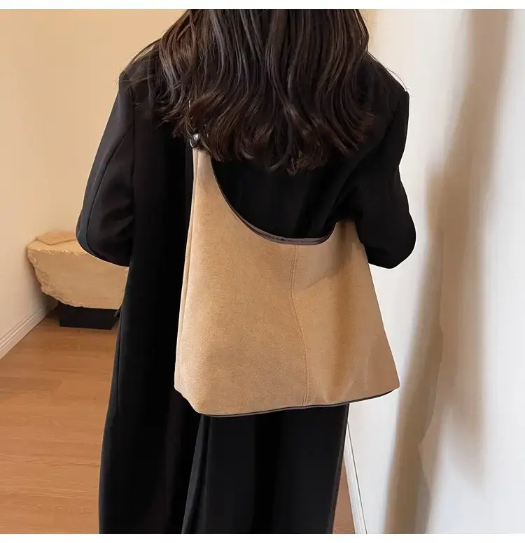 Women Velvet Contrast Shoulder Bag Large Capacity Autumn 2023 — feature 16