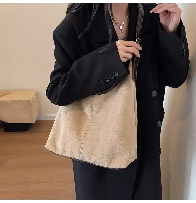Women Velvet Contrast Shoulder Bag Large Capacity Autumn 2023 — feature 21