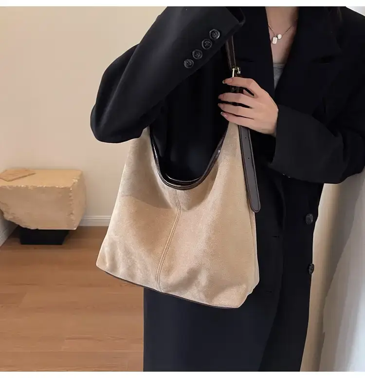 Women Velvet Contrast Shoulder Bag Large Capacity Autumn 2023 — feature 24