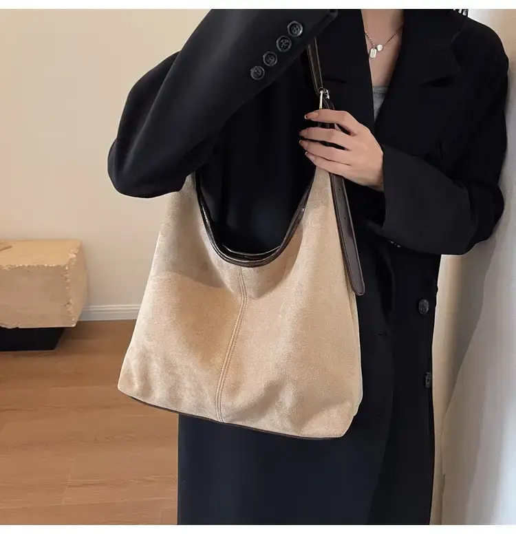 Women Velvet Contrast Shoulder Bag Large Capacity Autumn 2023 — feature 25