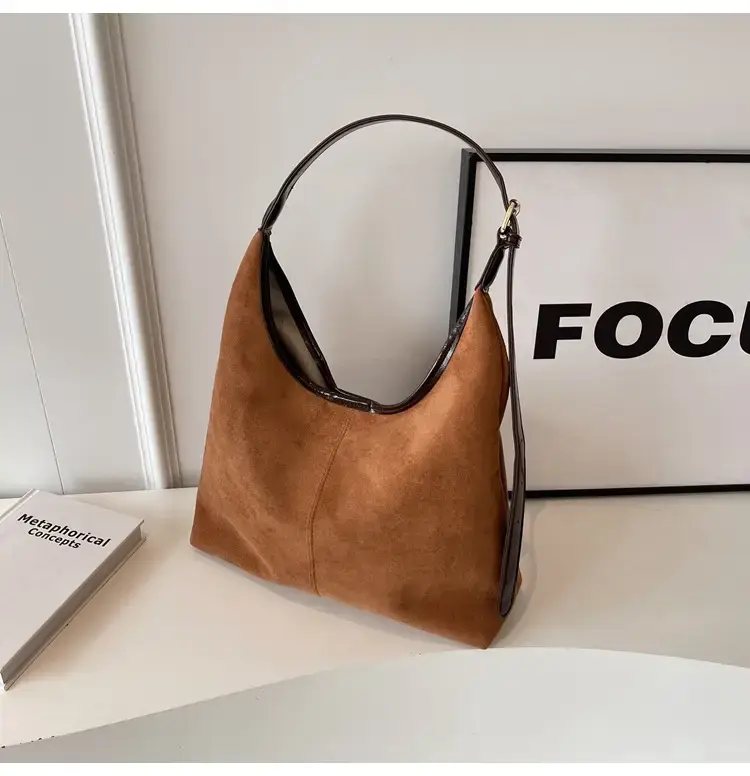 Women Velvet Contrast Shoulder Bag Large Capacity Autumn 2023 — feature 29