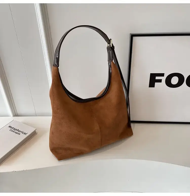 Women Velvet Contrast Shoulder Bag Large Capacity Autumn 2023 — feature 30