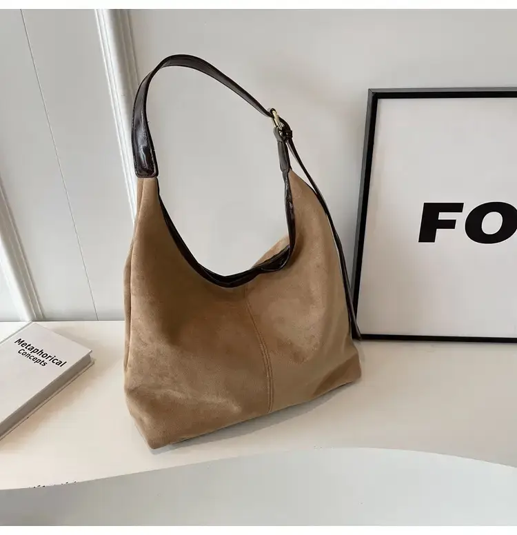 Women Velvet Contrast Shoulder Bag Large Capacity Autumn 2023 — feature 31