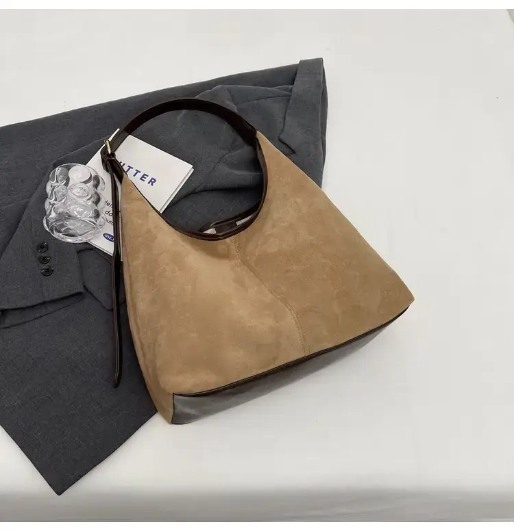 Women Velvet Contrast Shoulder Bag Large Capacity Autumn 2023 — feature 37