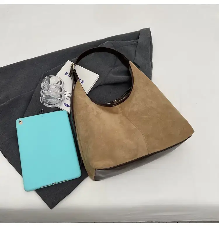 Women Velvet Contrast Shoulder Bag Large Capacity Autumn 2023 — feature 42