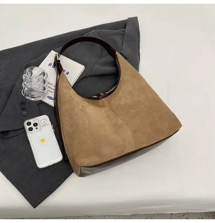 Women Velvet Contrast Shoulder Bag Large Capacity Autumn 2023 — feature 43