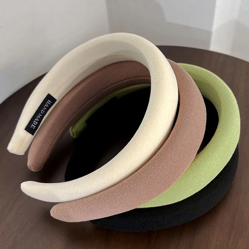 Black Retro Skull Top Sponge Headband for Women - Image 8