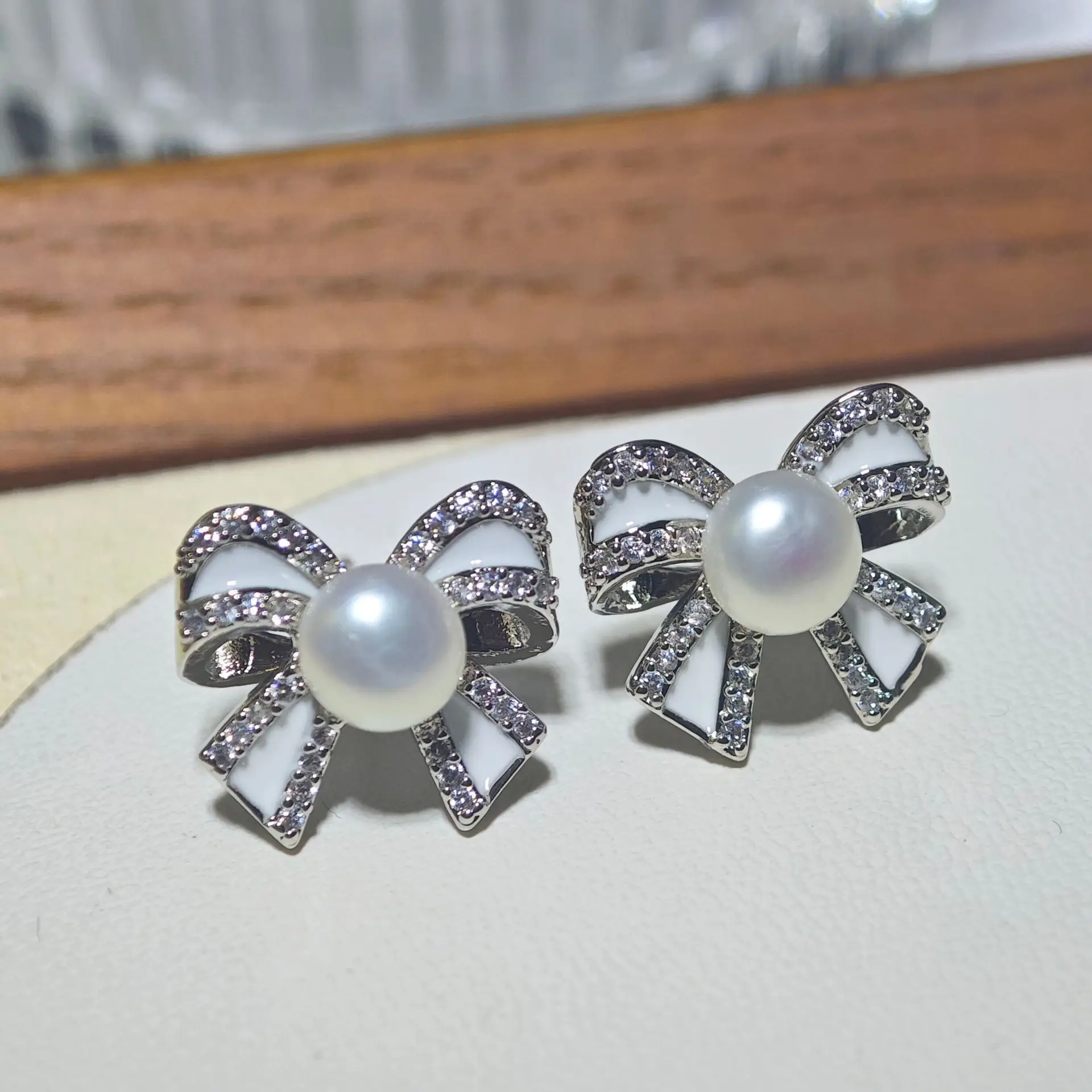 S925 Silver Pearl Bow Earrings High Bow Retro Trendy