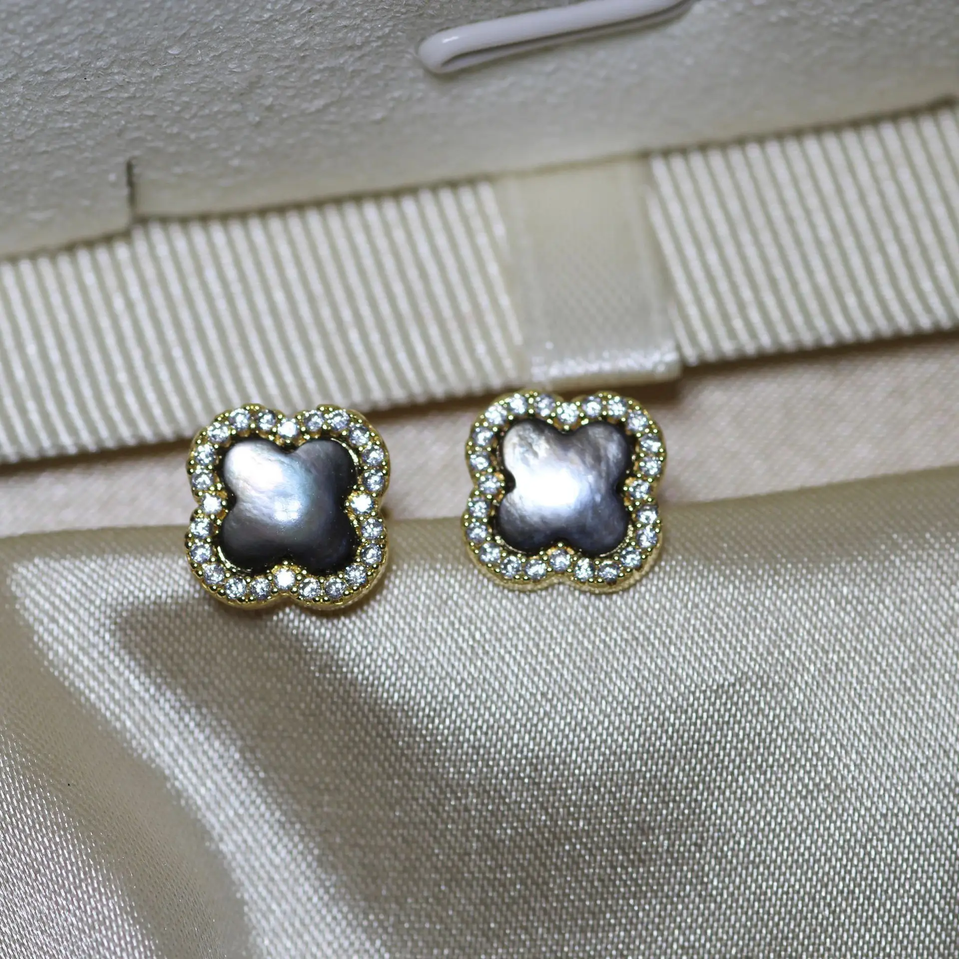 S925 Silver Needle Four-Leaf Clover Earrings — feature 12