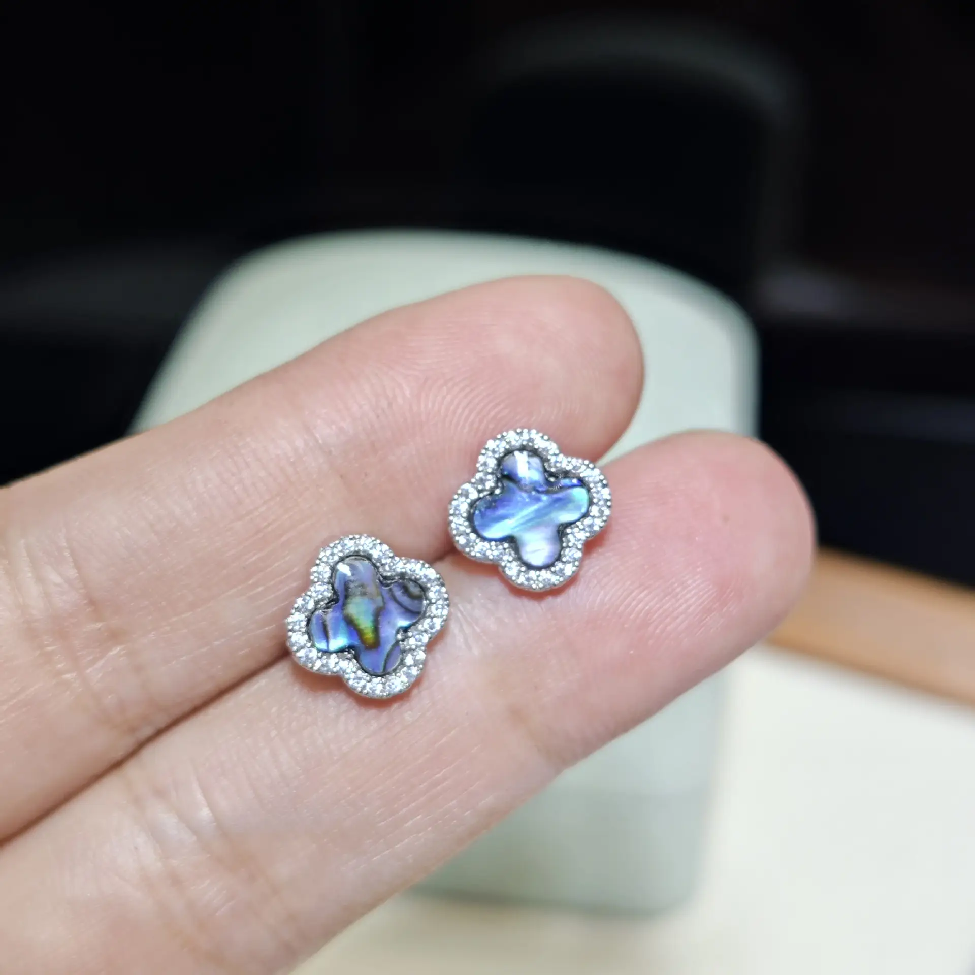 S925 Silver Needle Four-Leaf Clover Earrings — feature 16