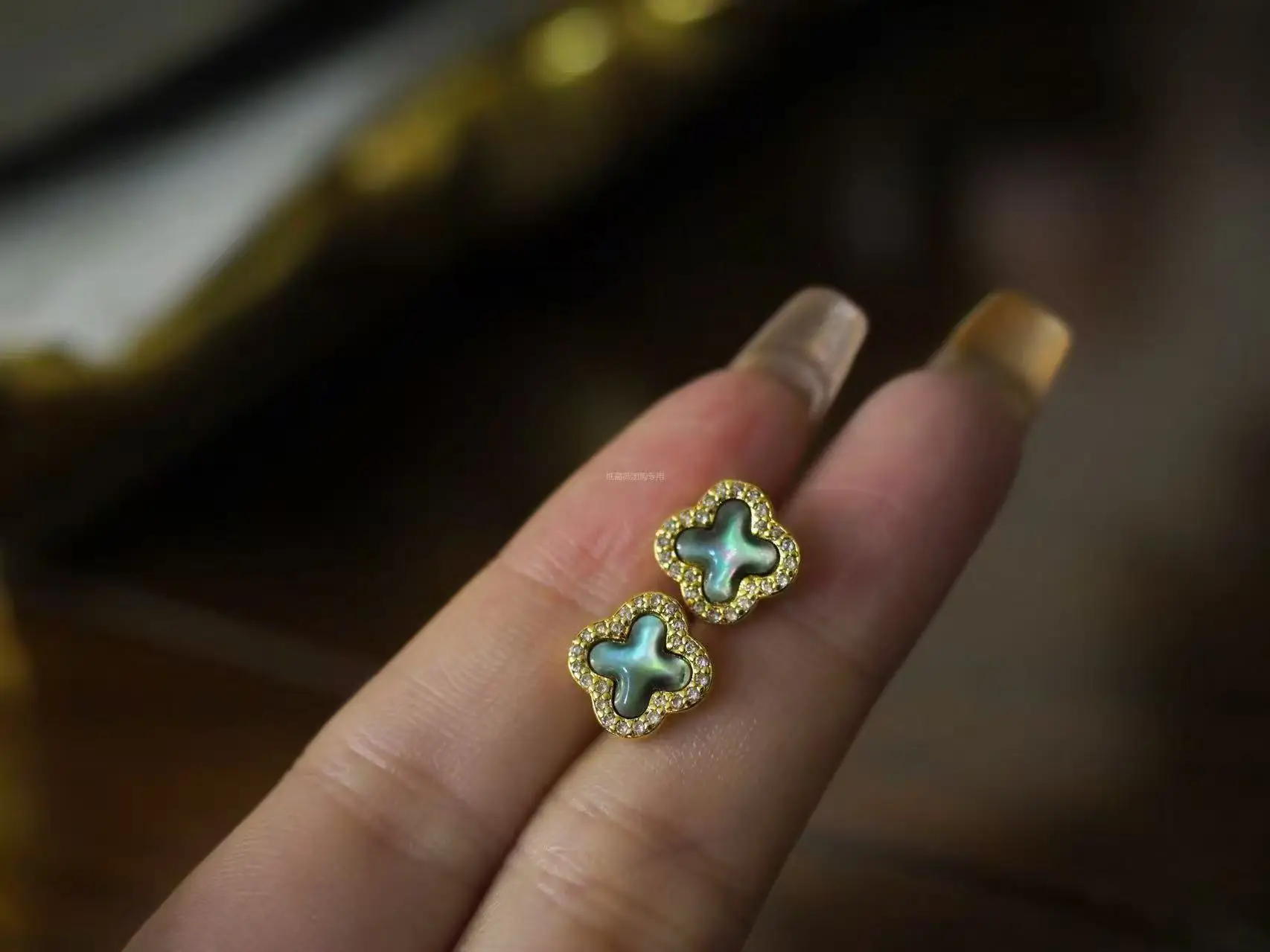S925 Silver Needle Four-Leaf Clover Earrings — feature 3