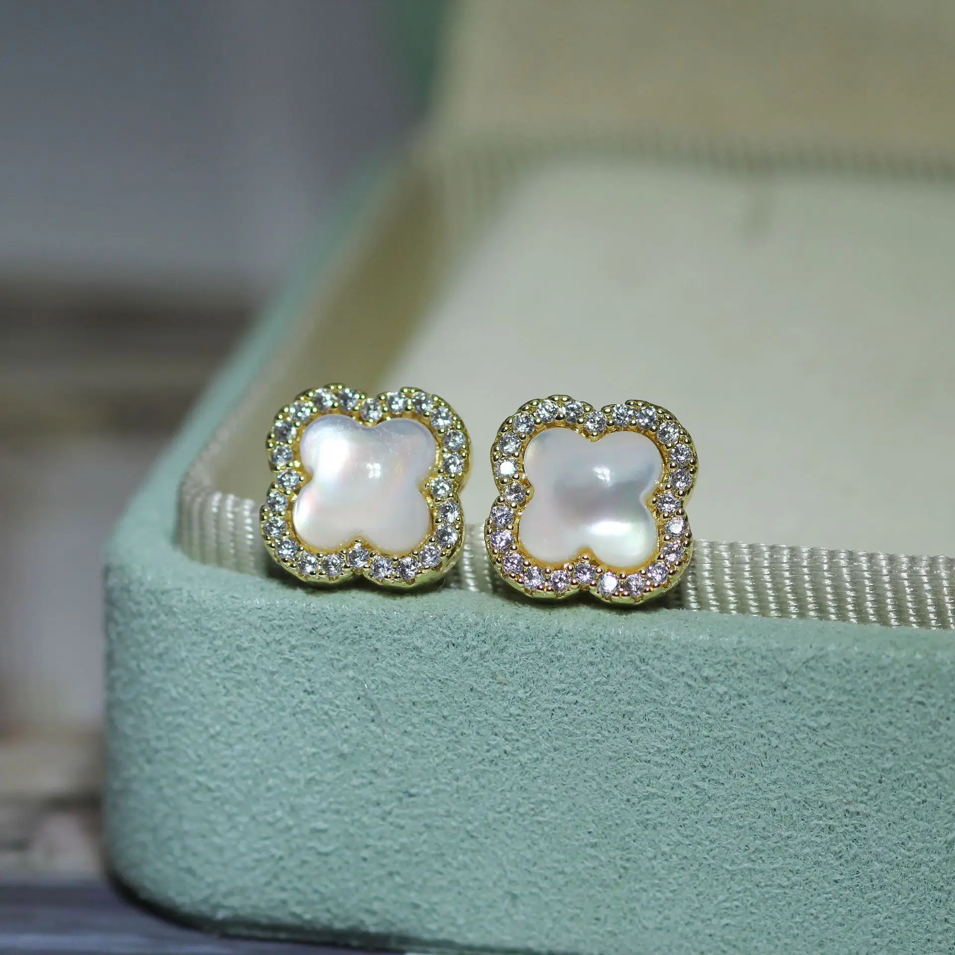 S925 Silver Needle Four-Leaf Clover Earrings — feature 6