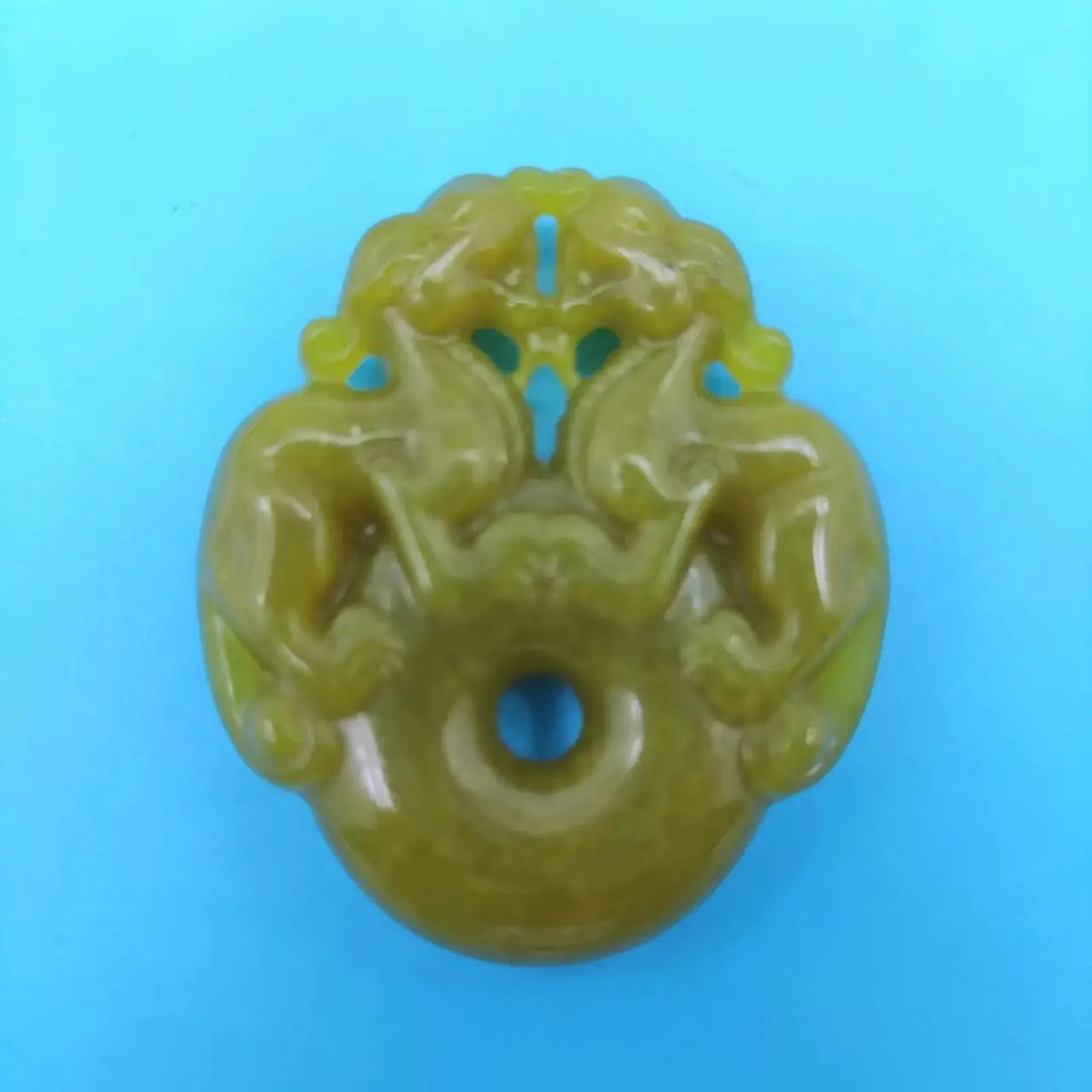 Xiu Jade Peace Pendant with Pixiu Design — feature 3