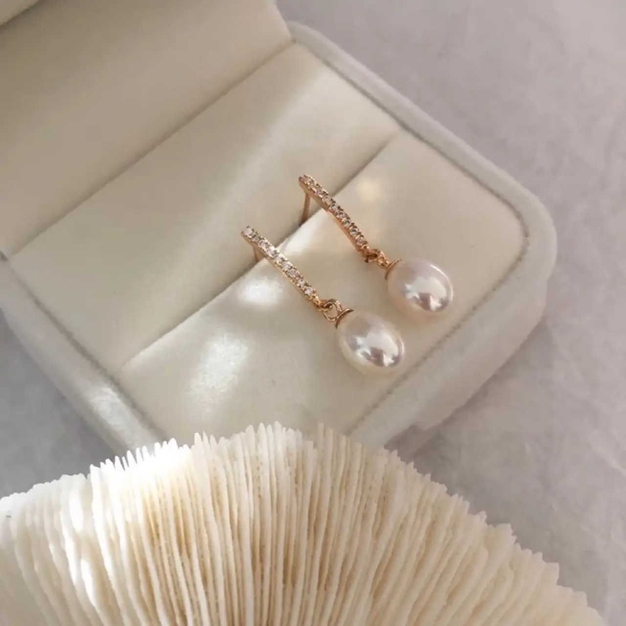 Natural Pearl Drop Earrings with Zircon Rhinestone