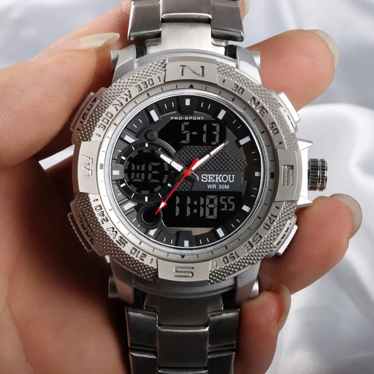 Men's Waterproof Digital Watch with Dual Display & Stainless Steel Band — feature 12