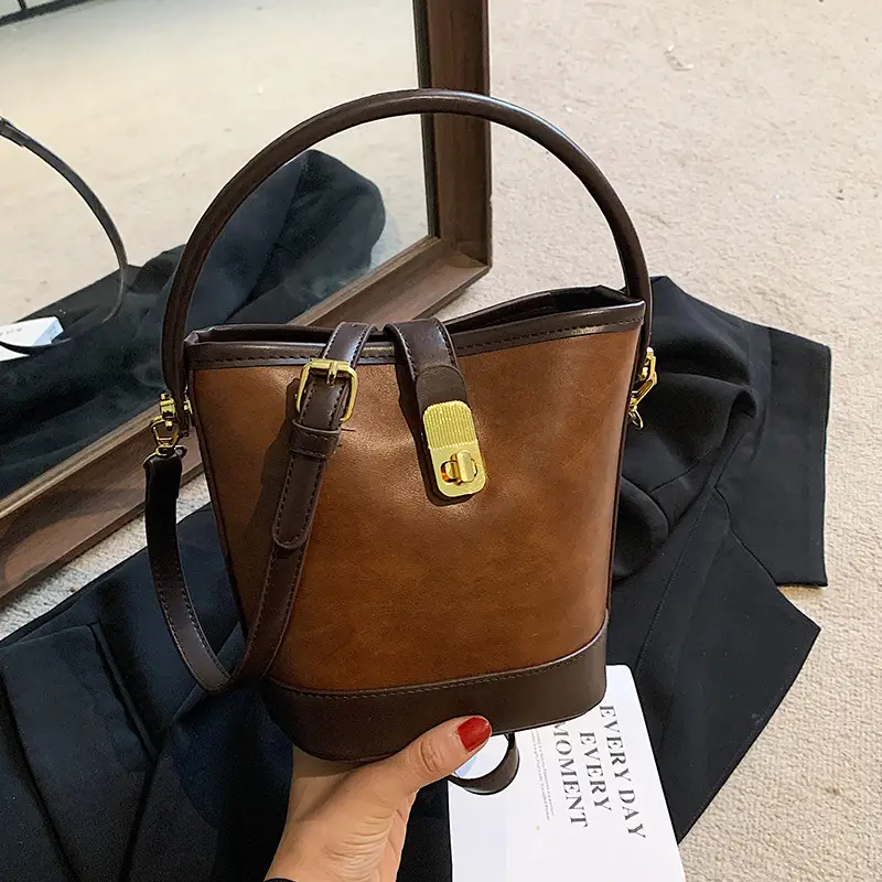 Women's Retro Brown Crossbody Bag for Autumn Winter 2023 - Image 6