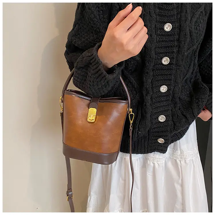 Women's Retro Brown Crossbody Bag for Autumn Winter 2023 — feature 11